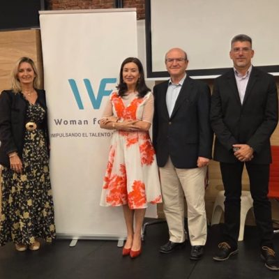 Presidenta de la Fundación con Directivos